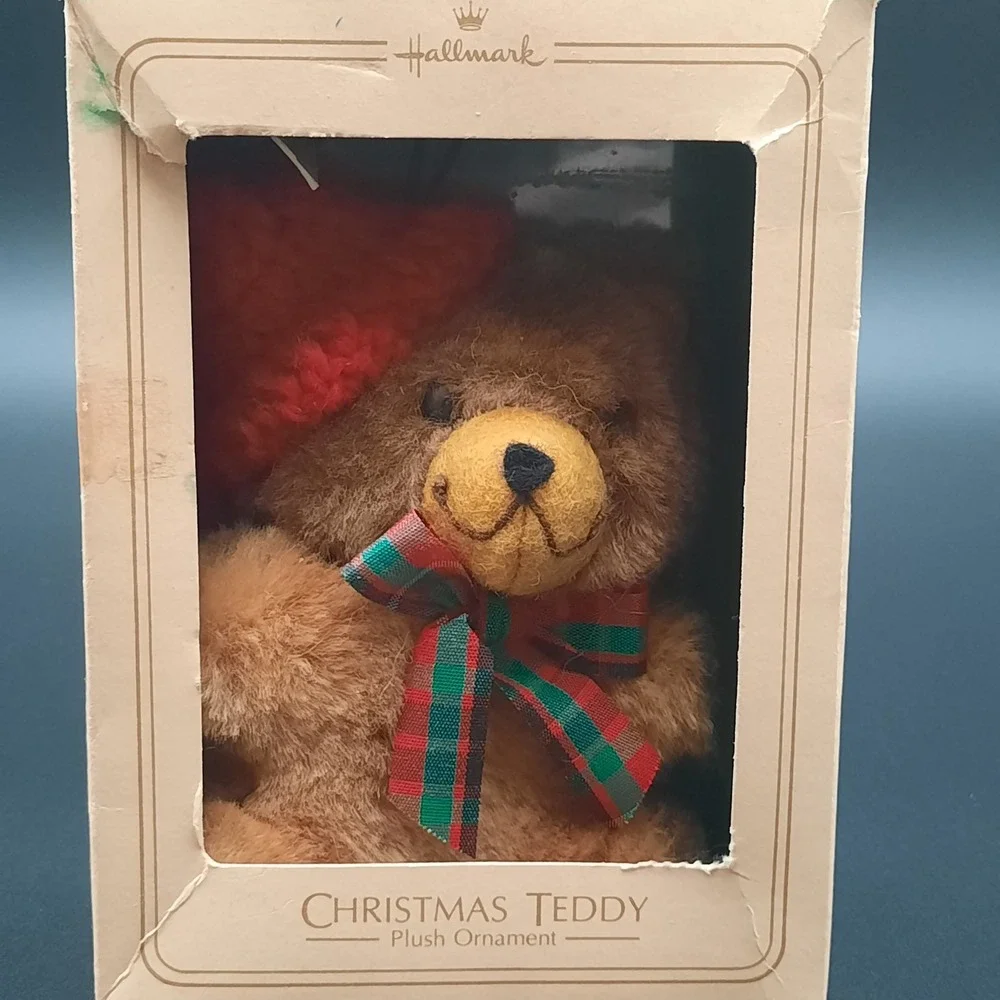 1981 Hallmark Christmas Teddy Plush Ornament in‎ Original Box – Made in Korea